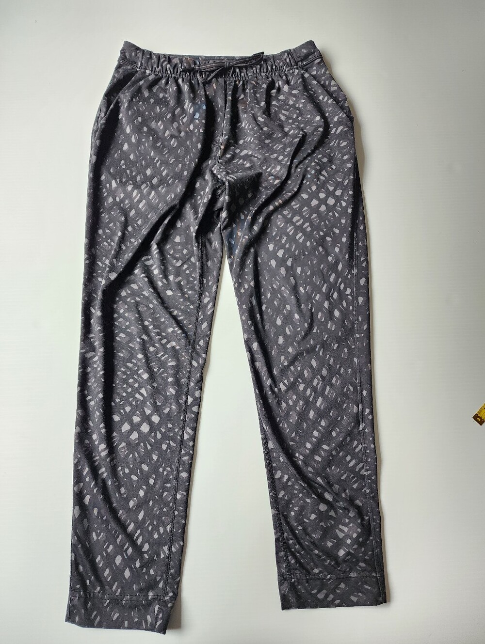 Lululemon Jet Crop (Slim) Lace Play Dark Slate Black - Rare Pattern - Sz 4